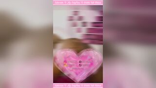 MK Twerking & Making Her Butt Clap