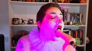 valentine's clown gagged and wrecked - fuckmachine, fanal invasioning, gags