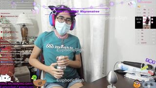 Trans Cutie Streamer unboxes Birthday Gift! A three" Buttplug!! (non-bare)