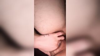 chico trans ftm se masturba y se mete los dedos