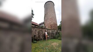 Damsel shows herself barefaced