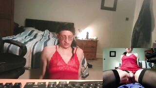 Livecam anal sex-toy ride whilst caged