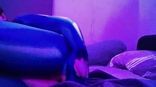 Trans Samus Aran cosplayer enjoys her sex-toy :)