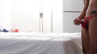 Hawt spunk flow -- Trans with large penis -- Giant spunk fountain