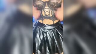 ME ESTABA CACHONDEANDO UN POCO PARA USTEDES MIENTRAS RECORDABA TODOS LOS DESEOS SEXUALES QUE SIEMPRE THIS CHAB TENIDO Y CADA UNA DE MIS FANTASIAS SEXUALES