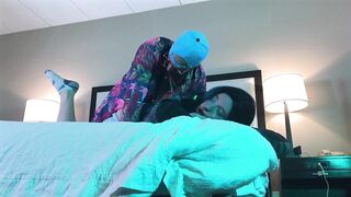 Rapper Clapping Shemale Cheeks