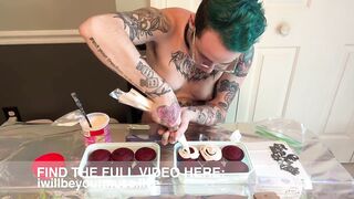 Decorating Cupcakes Bare