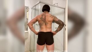 Powerful muscle GILF will dominate u