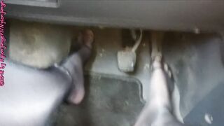 Warten an der Bahnscrhanke ** Nylonfeet **