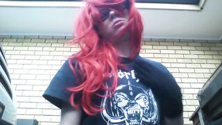 Sissy public risk