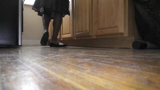 Huge Unaware in the Kitchen (slow-mo)