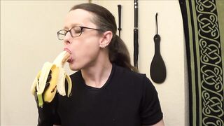 Pumped up Honey Deepthroats Banana