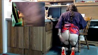 Kimmi Bounces On Her Sex tool and Cums