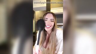 NASTY TRANS ANGEL MASTURBATES