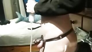 Annie Femboy knots a BadDragon Nova