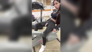 TS Solo Wanking at the Gym - OF/TheeMsprettyD