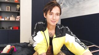 Amateur Femboy solo shlong masturbation on live livecam