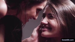 Shemale Shiri Allwood jerks off shecock